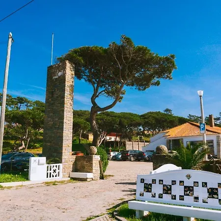 Oasis Backpackers Sintra Surf Hostel *
