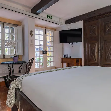 Small Cozy In Palace Patio With Hot Tub And Snooker - Wow Bed & Breakfast