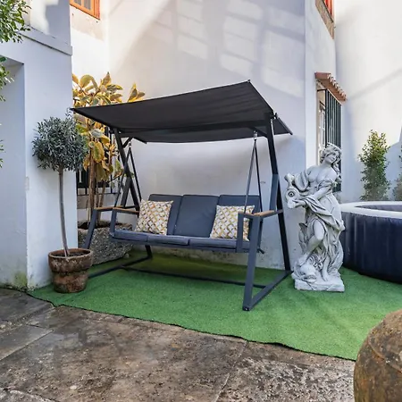Bed & Breakfast Small Cozy In Palace Patio With Hot Tub And Snooker - Wow Sintra